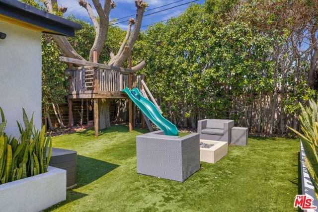 12701 Dewey Street, Los Angeles, CA 90066