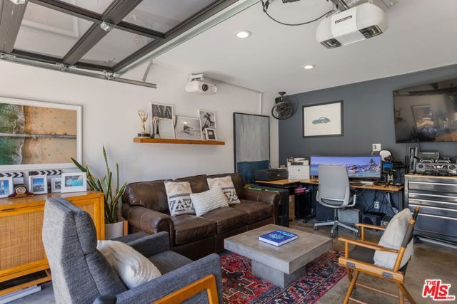 12701 Dewey Street, Los Angeles, CA 90066