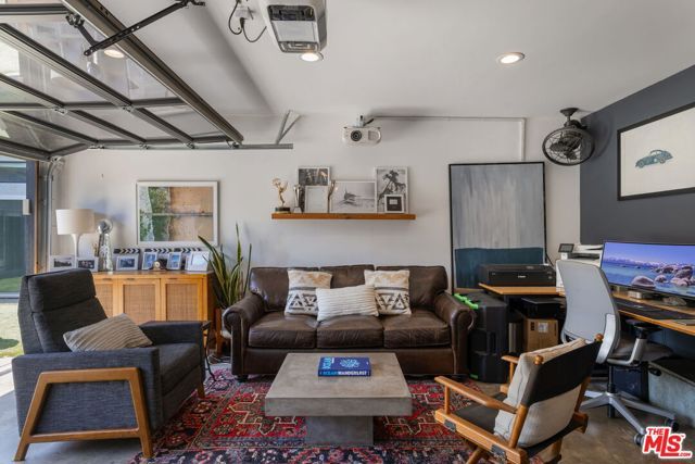12701 Dewey Street, Los Angeles, CA 90066