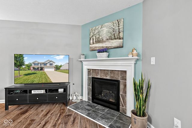 80 Blue Lace Drive, Whiteland, IN 46184