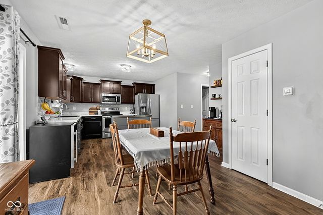 80 Blue Lace Drive, Whiteland, IN 46184