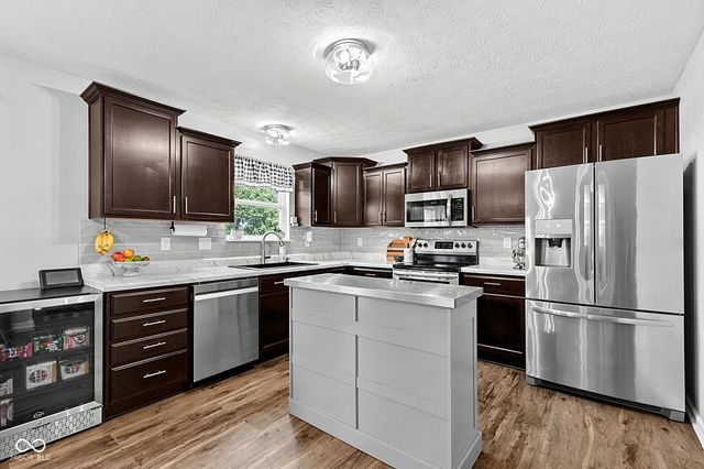 80 Blue Lace Drive, Whiteland, IN 46184