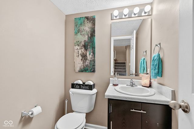 80 Blue Lace Drive, Whiteland, IN 46184