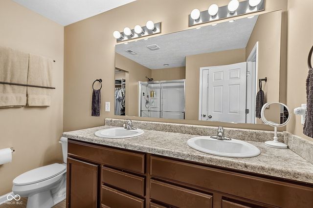80 Blue Lace Drive, Whiteland, IN 46184