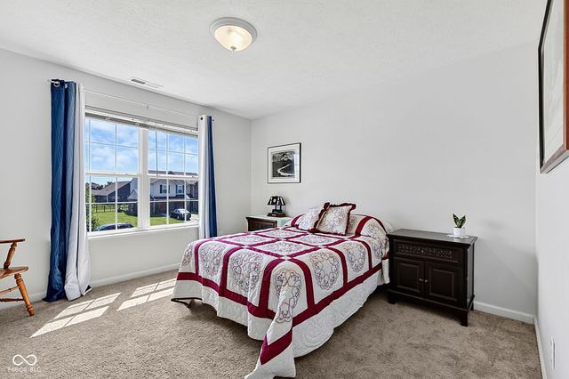 80 Blue Lace Drive, Whiteland, IN 46184