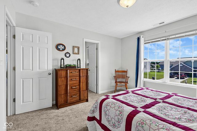 80 Blue Lace Drive, Whiteland, IN 46184