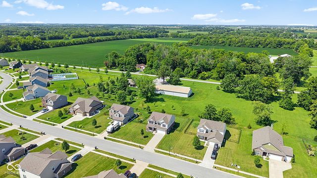 80 Blue Lace Drive, Whiteland, IN 46184