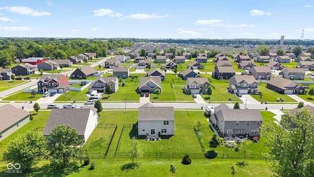 80 Blue Lace Drive, Whiteland, IN 46184