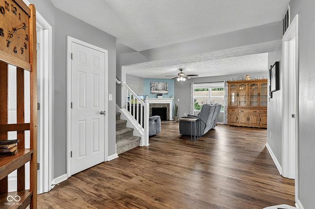 80 Blue Lace Drive, Whiteland, IN 46184