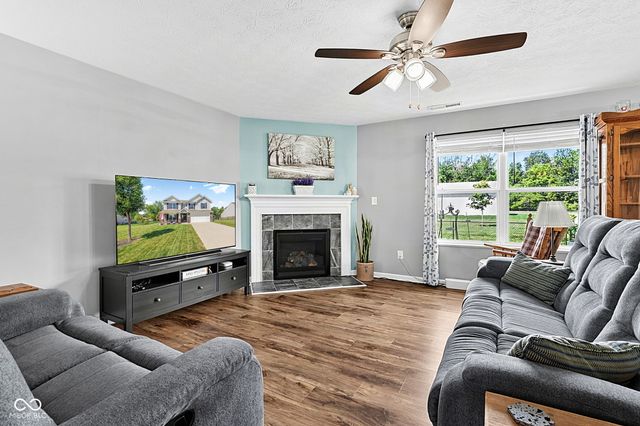 80 Blue Lace Drive, Whiteland, IN 46184