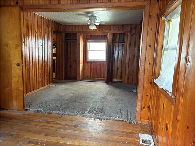 324 Main St, New Kensington, PA 15068