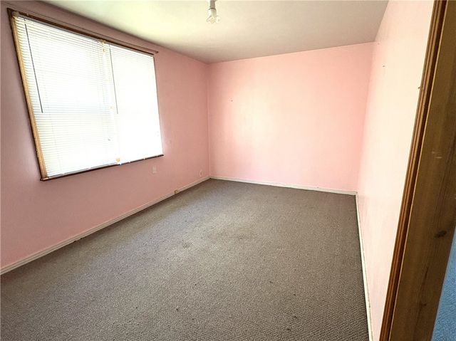 324 Main St, New Kensington, PA 15068