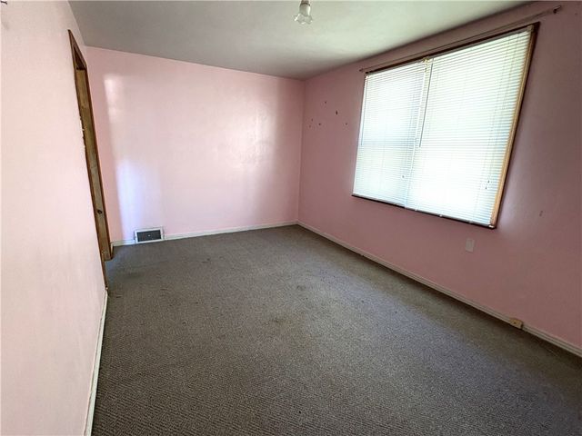 324 Main St, New Kensington, PA 15068