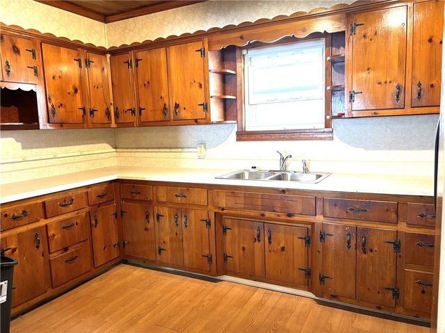 324 Main St, New Kensington, PA 15068