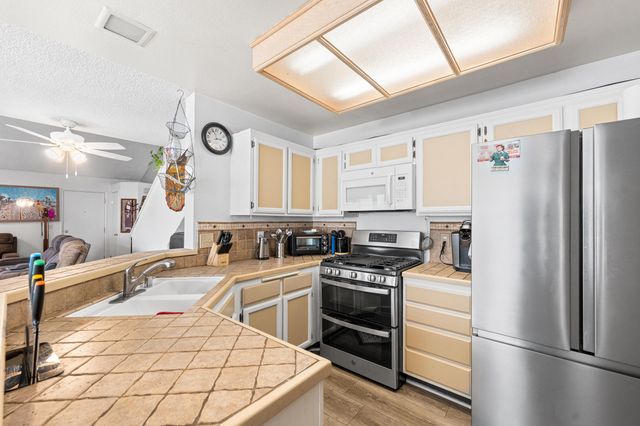 37940 E 42nd Street Apt 115, Palmdale, CA 93552