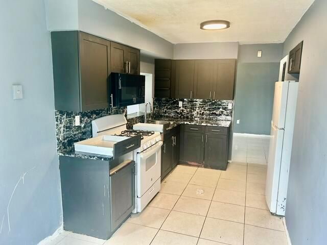 2400 NW 85th Avenue, Sunrise, FL 33322