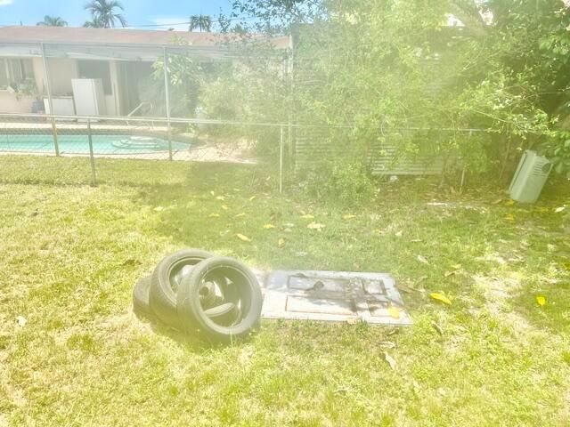 2400 NW 85th Avenue, Sunrise, FL 33322