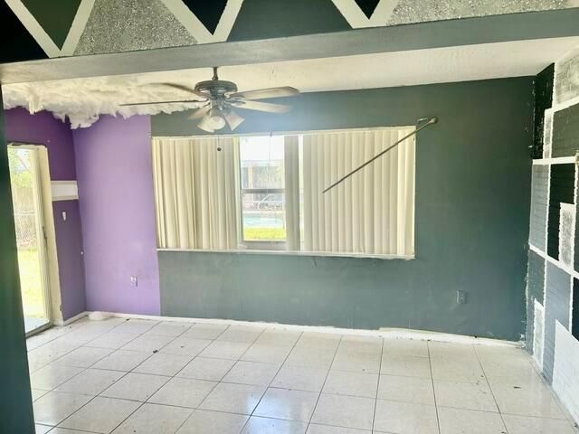 2400 NW 85th Avenue, Sunrise, FL 33322