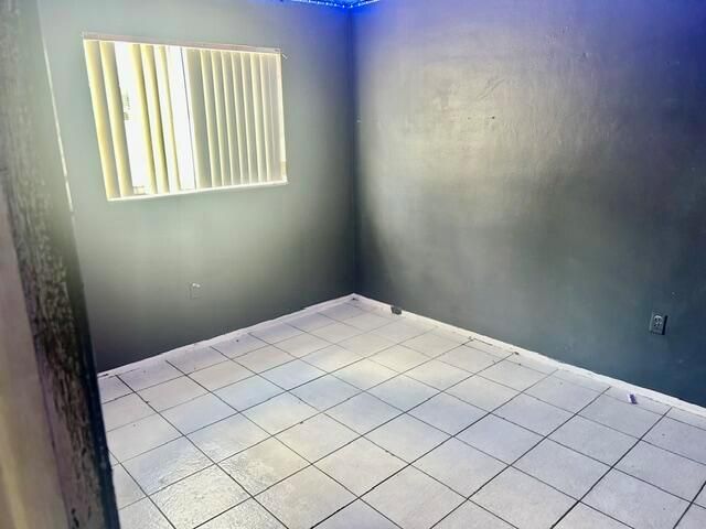 2400 NW 85th Avenue, Sunrise, FL 33322