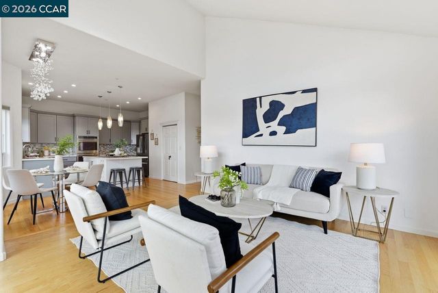 7075 Elverton Dr, Oakland, CA 94611