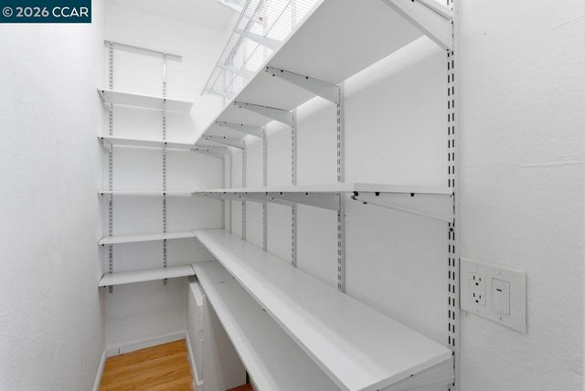 7075 Elverton Dr, Oakland, CA 94611