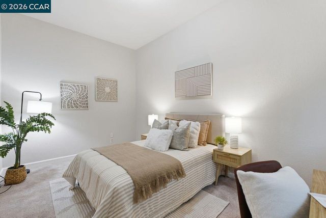 7075 Elverton Dr, Oakland, CA 94611