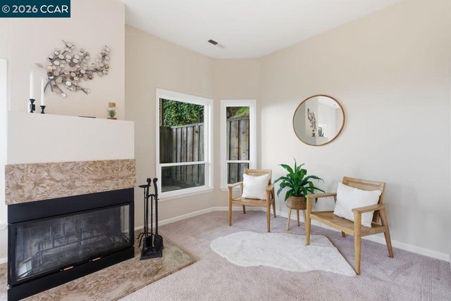 7075 Elverton Dr, Oakland, CA 94611