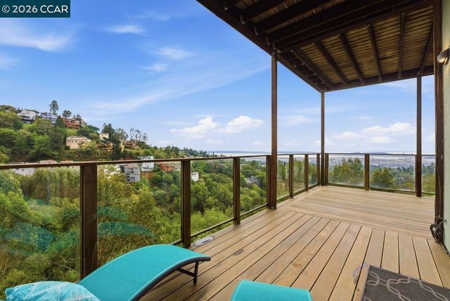 7075 Elverton Dr, Oakland, CA 94611