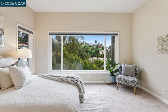 7075 Elverton Dr, Oakland, CA 94611