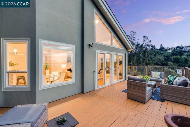 7075 Elverton Dr, Oakland, CA 94611