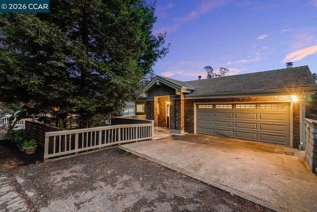 7075 Elverton Dr, Oakland, CA 94611