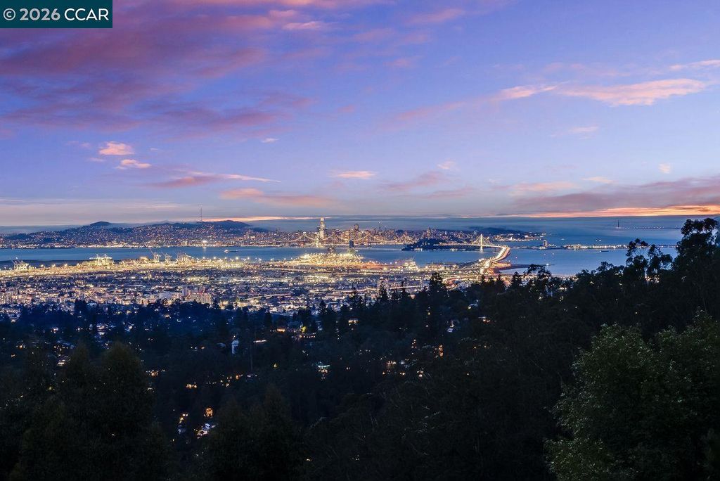 7075 Elverton Dr, Oakland, CA 94611