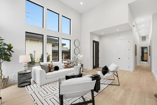 702 Ellsworth Place, Palo Alto, CA 94306