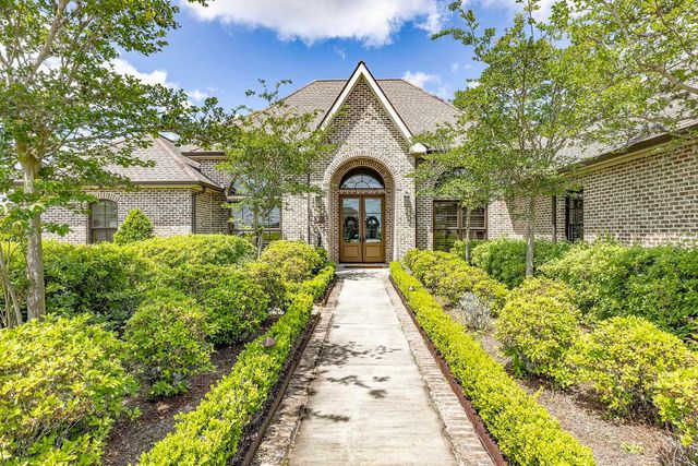 126 Sternfels Court, Thibodaux, LA 70301