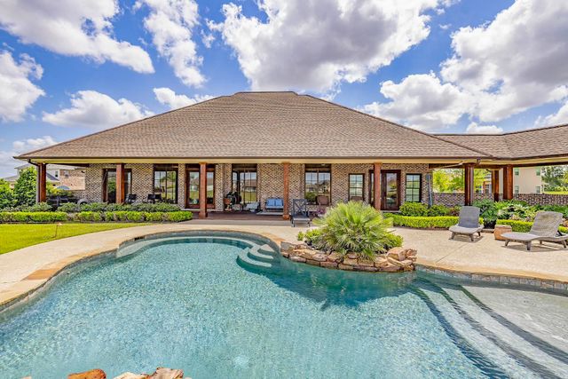 126 Sternfels Court, Thibodaux, LA 70301