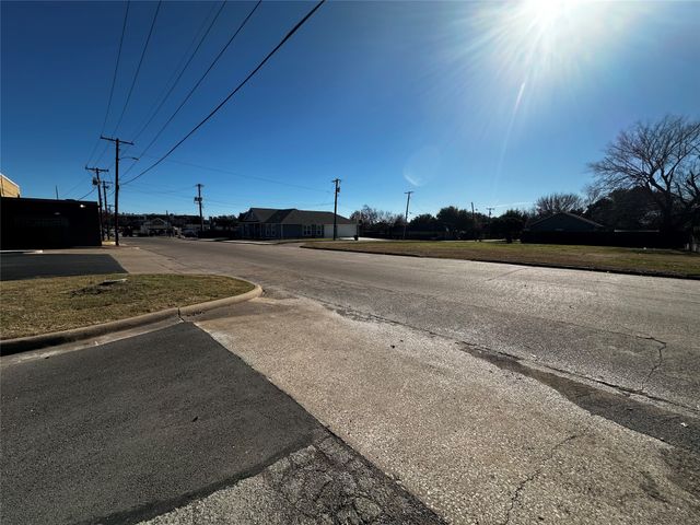 118 W College Street, Mesquite, TX 75149
