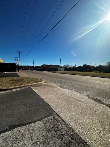 118 W College Street, Mesquite, TX 75149
