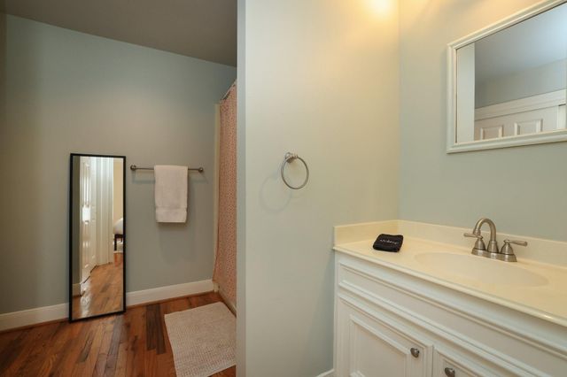 1132 Oxford Garage Apartment Street, Houston, TX 77008