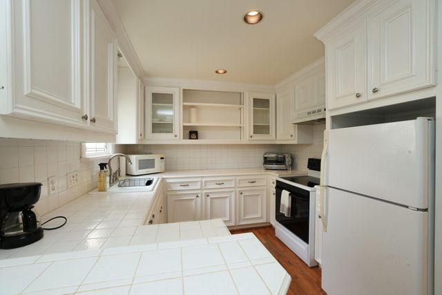 1132 Oxford Garage Apartment Street, Houston, TX 77008