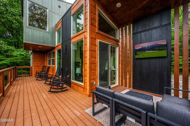 803 Big Bear Ridge Road, Gatlinburg, TN 37738