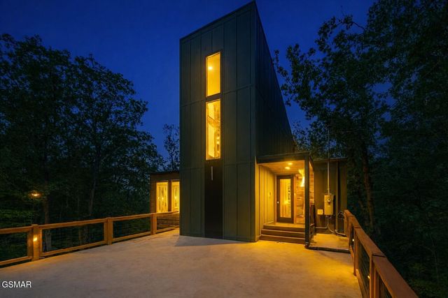 803 Big Bear Ridge Road, Gatlinburg, TN 37738