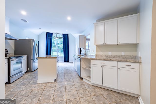 114 Greenpointe Way, Carrollton, GA 30117