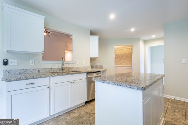 114 Greenpointe Way, Carrollton, GA 30117