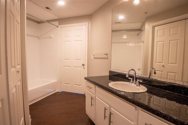 2320 Gracy Farms LN 312, Austin, TX 78758