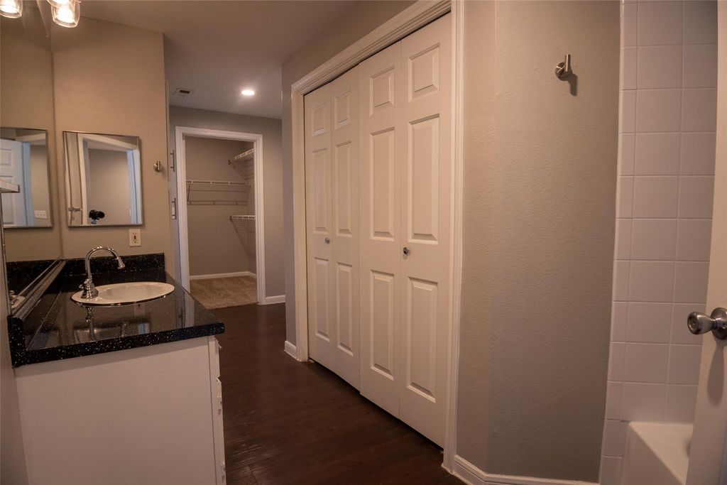 2320 Gracy Farms LN 312, Austin, TX 78758