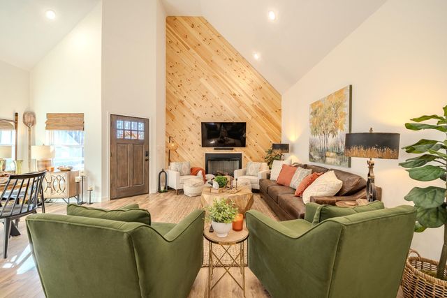 115 HOLIDAY HILLS LN, Counce, TN 38326