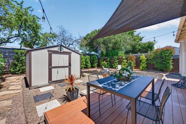 912 Montgomery Street, San Carlos, CA 94070