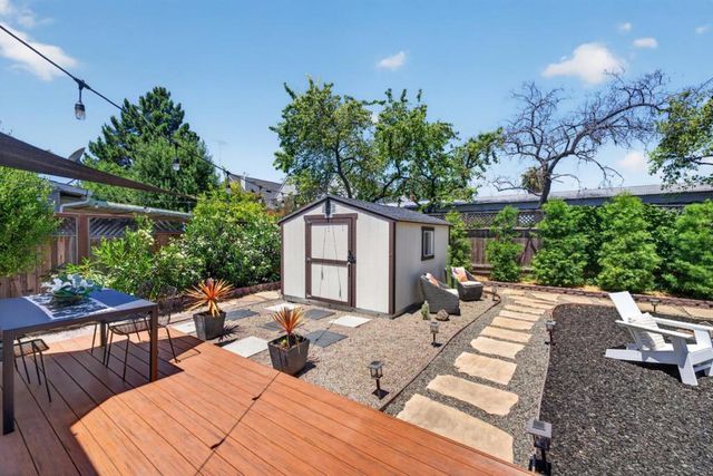 912 Montgomery Street, San Carlos, CA 94070
