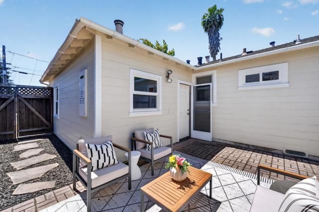 912 Montgomery Street, San Carlos, CA 94070