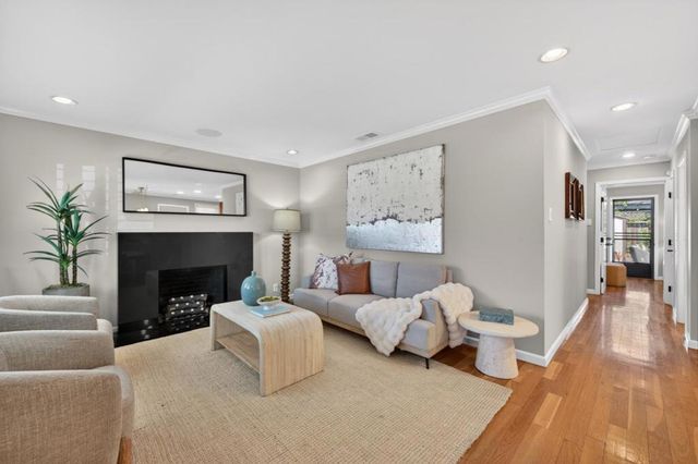 912 Montgomery Street, San Carlos, CA 94070
